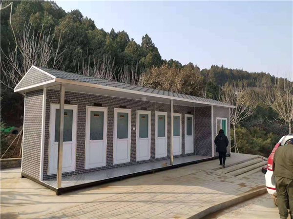 移動(dòng)廁所遠(yuǎn)出西藏！