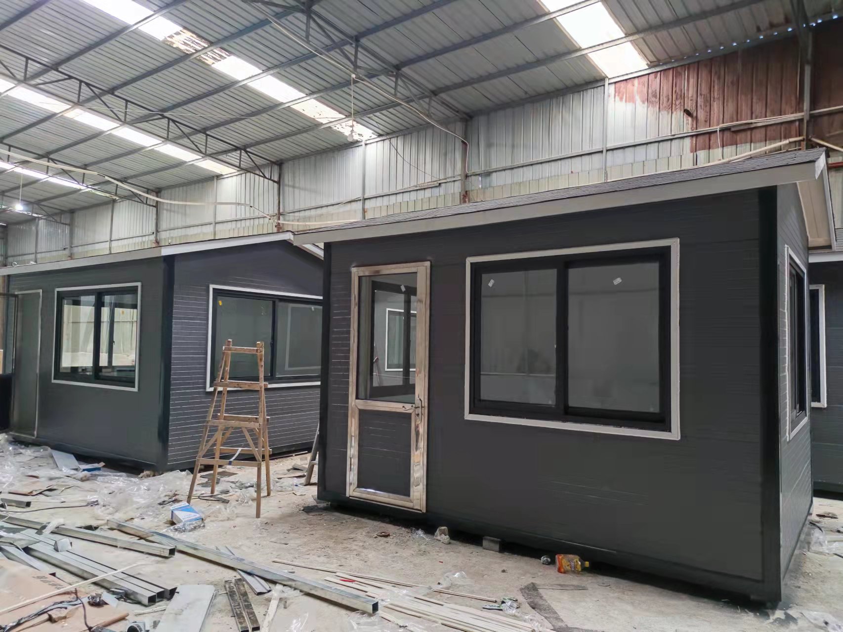 崗?fù)どa(chǎn)車(chē)間實(shí)拍